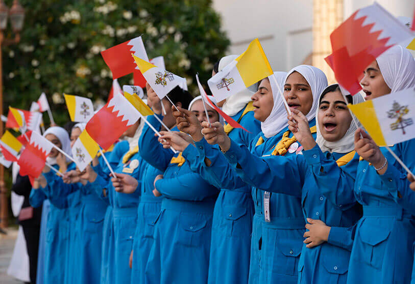 The Pope meets with the Grand Imam of al-Azhar and other Muslim leaders in Bahrain